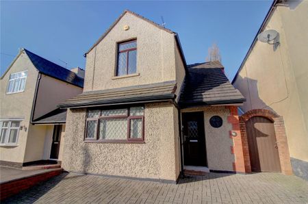 3 bedroom detached house to rent - Photo 2