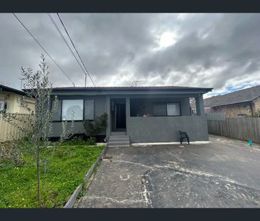 Spacious 3 Bedroom Home with Great Location - Photo 3