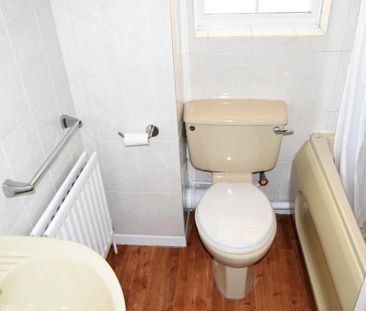 2 bedroom semi-detached house to rent - Photo 4