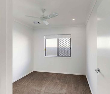 3 Roysvale Way Morayfield - Photo 2