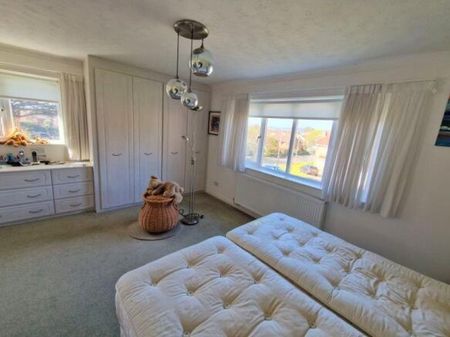 4 bedroom detached house to rent - Photo 4
