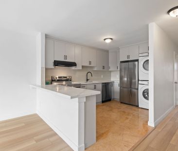 For Lease - 1018 Burnhamthorpe Road, Mississauga, Ontario - Photo 6