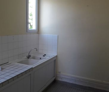 T2 de 41 m² - 18 rue de la charme Châtillon-sur-Seine - Photo 4