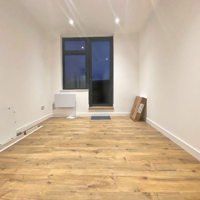 Victoria Road, Aldershot, Hampshire, GU11 - Photo 1