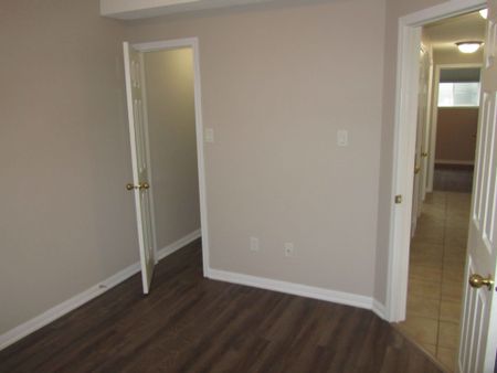 For Lease - 342 Edgehill Drive Unit# Unit B, Barrie, Ontario - Photo 5