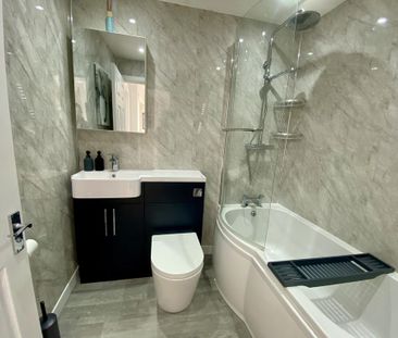 3 bedroom detached bungalow to rent - Photo 3