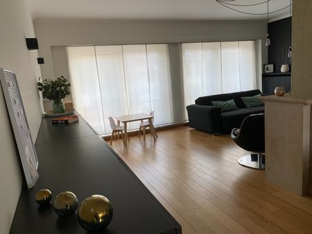 Mooie bel-etagewoning in rustige buurt met 3 slpks., tuin en ruime garage - Photo 2