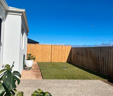 8 Keats Circuit, Armstrong Creek - Photo 2