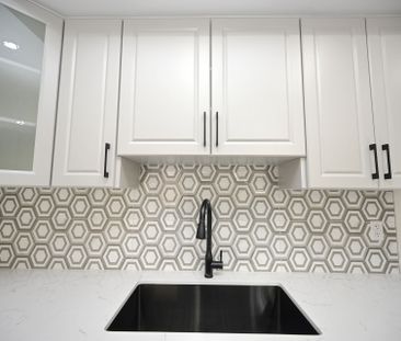 For Lease - 46 Mevira Gardens, Oakville, Ontario - Photo 2