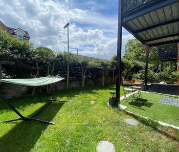 Leacroft, Staines-upon-thames, Surrey, TW18 - Photo 4