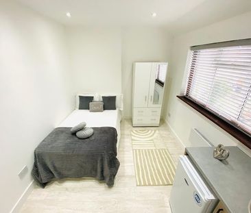 Room in a Shared House, Bencroft Road, SW16 - Photo 1