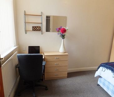 5 DOUBLE ROOMS, POPULAR STUDENT LOCATION, STAFFS UNI, STOKE-ON-TRENT - Photo 1