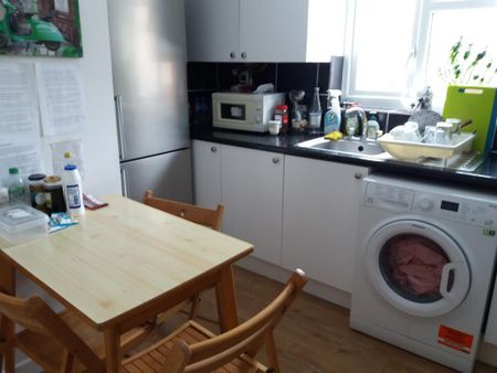 2 bedroom apartment to rent - Photo 3