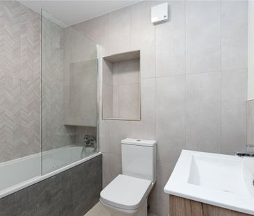 London Road, Macclesfield, Cheshire, SK11 - Photo 5