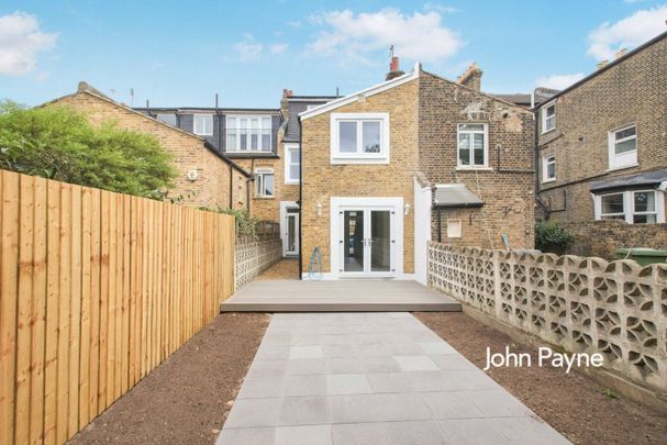 Halstow Road, London, SE10 - Photo 1