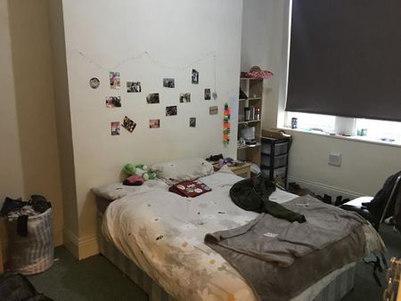 5 bedroom flat to rent - Photo 3