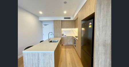 Stylish Apartment Living in the Heart of Broadbeach - Photo 4