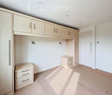 4 bedroom detached house to rent - Photo 5