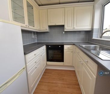 2 bedroom maisonette to rent - Photo 2