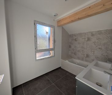 Location Maison 5 pièces 94m² HERBEYS 38320 - Photo 6