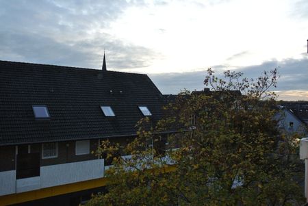 Helle Dachgeschosswohnung mit Balkon, ca. 62,41 m² in Dortmund-Marten zu vermieten! - Foto 2