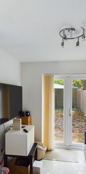 1 bedroom in a house share to rent - Photo 1