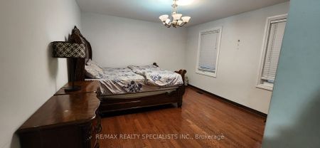 Detached Home For Lease | W8116176 - Photo 5