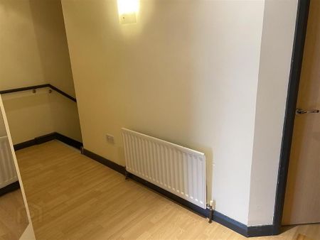 16 Parkview Court, Lurgan, BT66 8AF - Photo 2