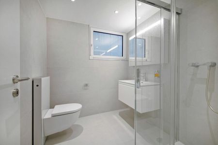 High-end 2.5-room apartment with a huge garden! - Photo 5