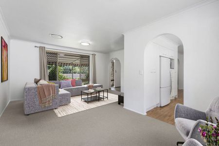 Effortless Living in a Stylish, Updated Single-Story Family Residence - Photo 4