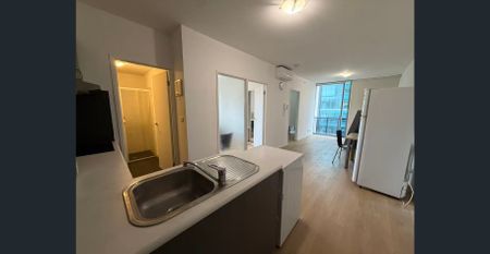 🏙️ New Renovated, Fully Furnished 2B1B Apartment - Photo 4