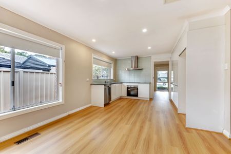 10 Eurora Court, Taylors Lakes - Photo 5