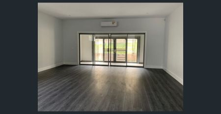 TOWNHOUSE WITH MODERN FINISHES - Photo 5