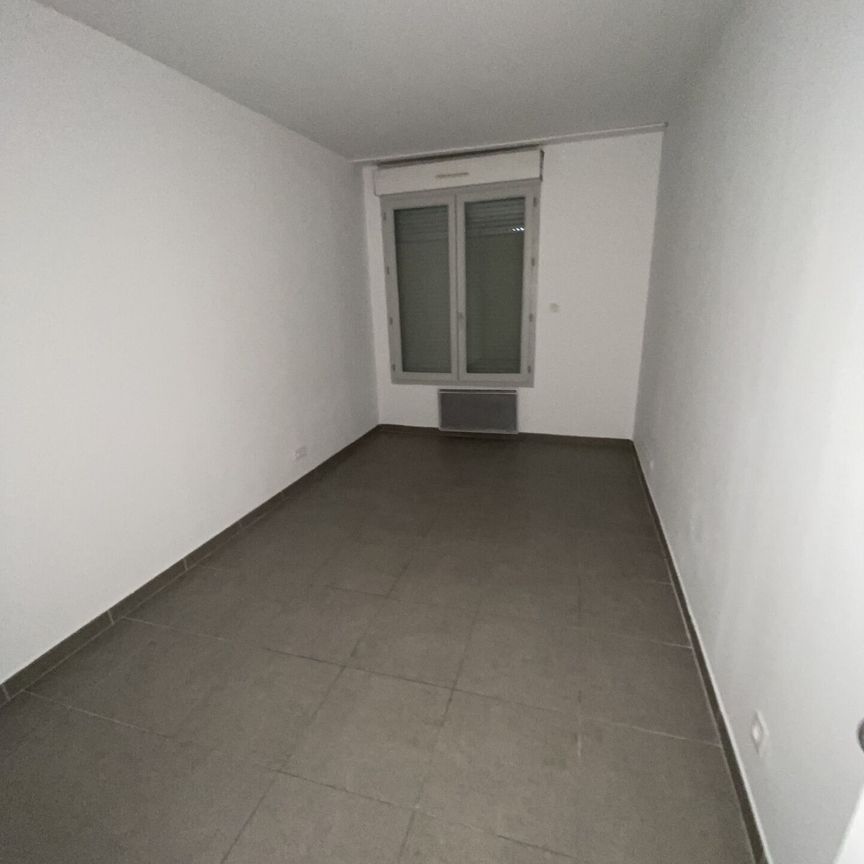 Appartement 3 pièces 91m2 MARSEILLE 14EME 998 euros - Photo 1