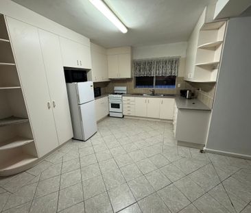 Bankstown - Photo 2