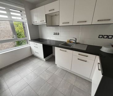Location Appartement 2 pièces 41m² LILLE 59000 - Photo 2