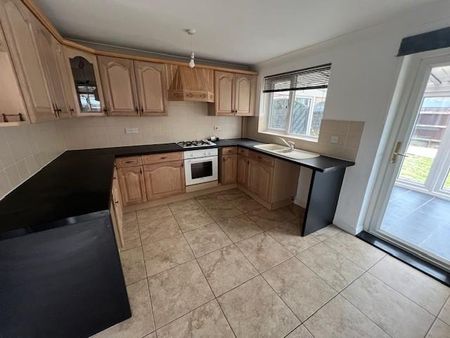 2 bedroom semi-detached house to rent - Photo 4