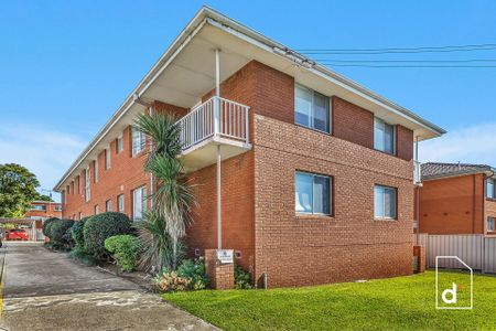 Two Bedroom Ground Floor Unit In Prime Wollongong Location - Photo 4