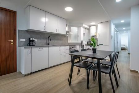 Carrer de Planas, Valencia, Valencian Community 46004 - Photo 4