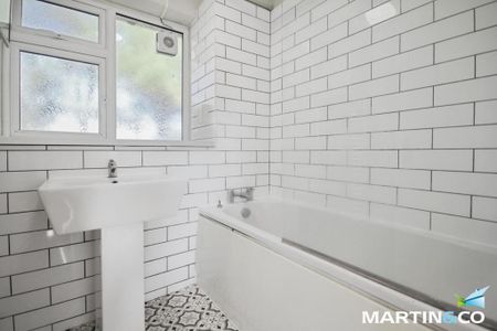 2 bedroom flat to rent - Photo 4