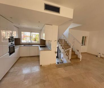 Alquiler de chalet adosado en Calle Río Miño - Photo 6