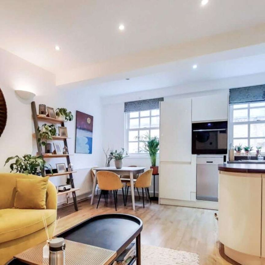 Bright and airy two bedroom duplex apartment in Bridewell Place in the heart of Wapping, E1W - Photo 1