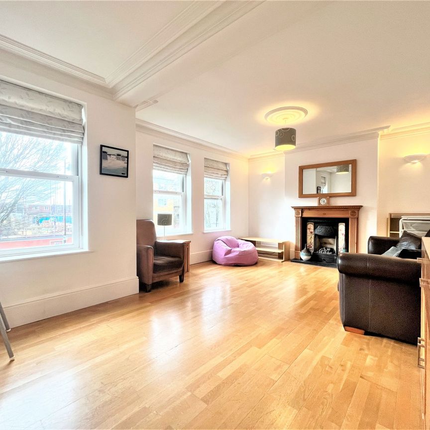 2 double bed, 2 bath, with PARKING, Somerset Road, West Ealing, W13 9PJ - Photo 1