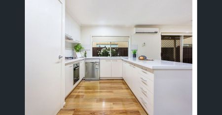 Stunning family home! - Photo 4