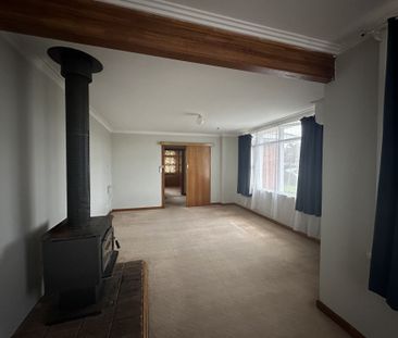 Convenient location, Live here! - Photo 5
