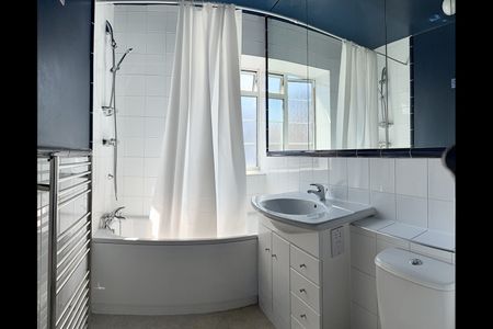 2 Bed Flat, London, W14 - Photo 5