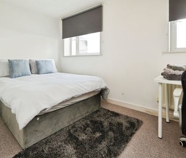 4 Bed Terraced House, New England Street, BN1 - Photo 6