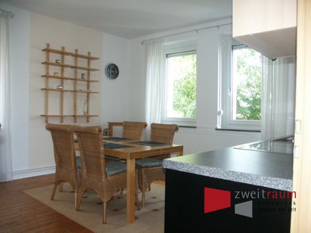 Neustadt, modern möblierte 2-Zi.-Whg. im 2. Obergeschoss eines gepflegten Mehrfamilienhauses. - Photo 4