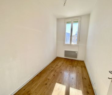 LA LONDE LES MAURES - Type 3 - duplex - location a l'année - Photo 2