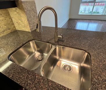 For Lease - 1 Upper Duke Crescent Unit# 904, Markham, Ontario - Photo 4